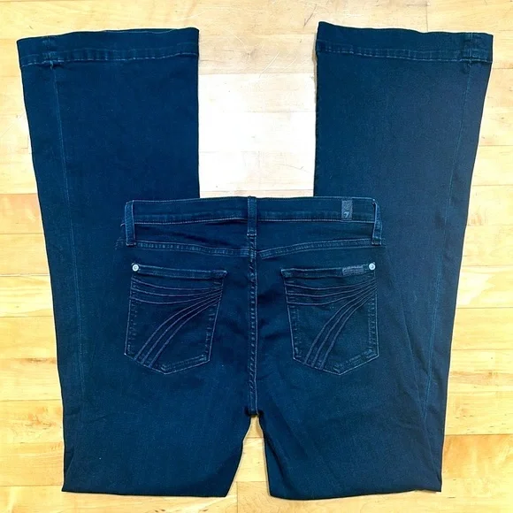 NWOT Dojo 29 x 31 7 For All Mankind Flare Jeans. - Picture 1 of 9